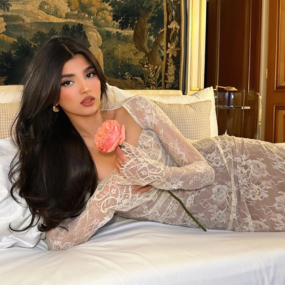 Alira Lace Abendkleid